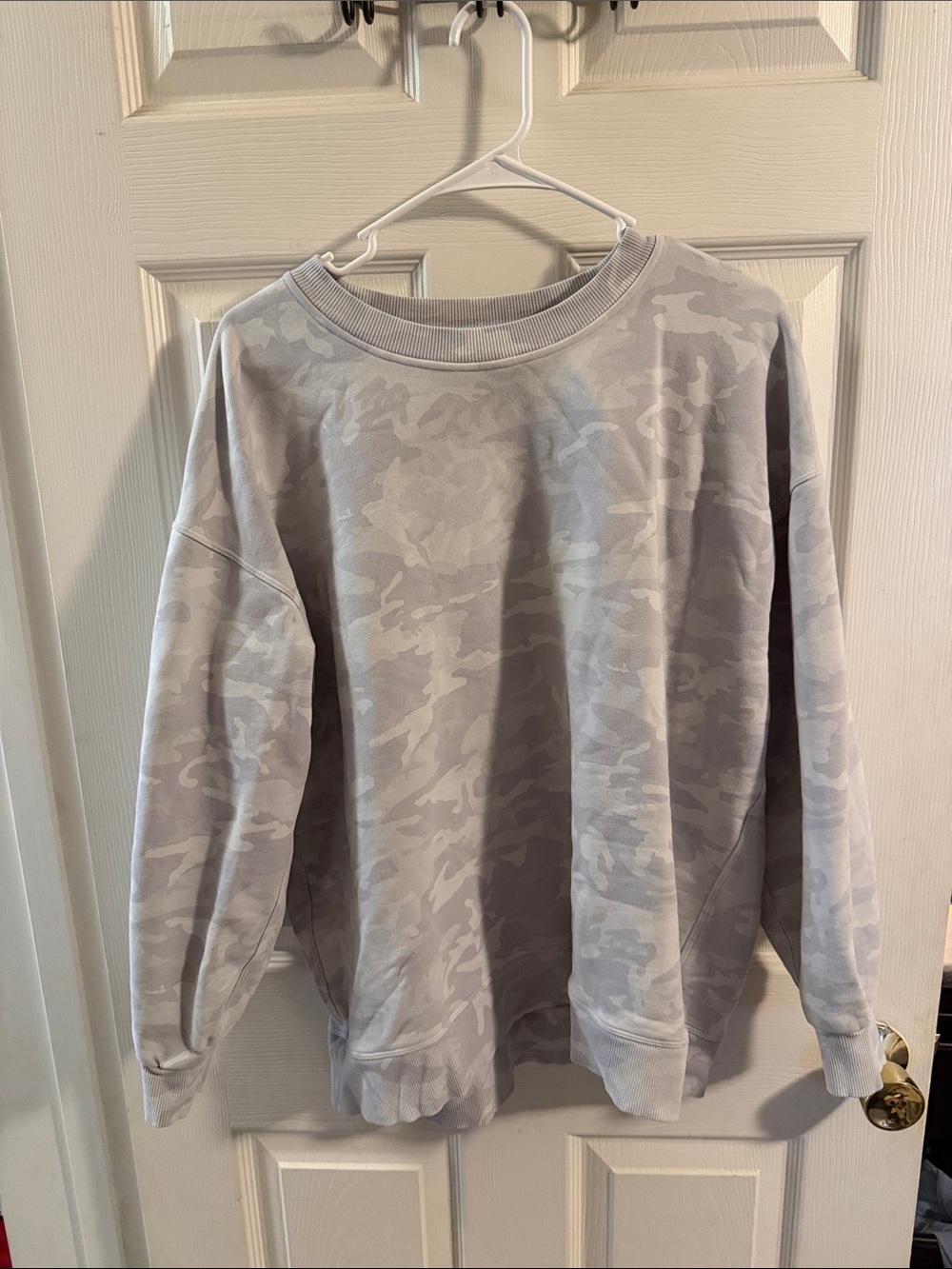 Lululemon women’s Light Gray Camo Crewneck